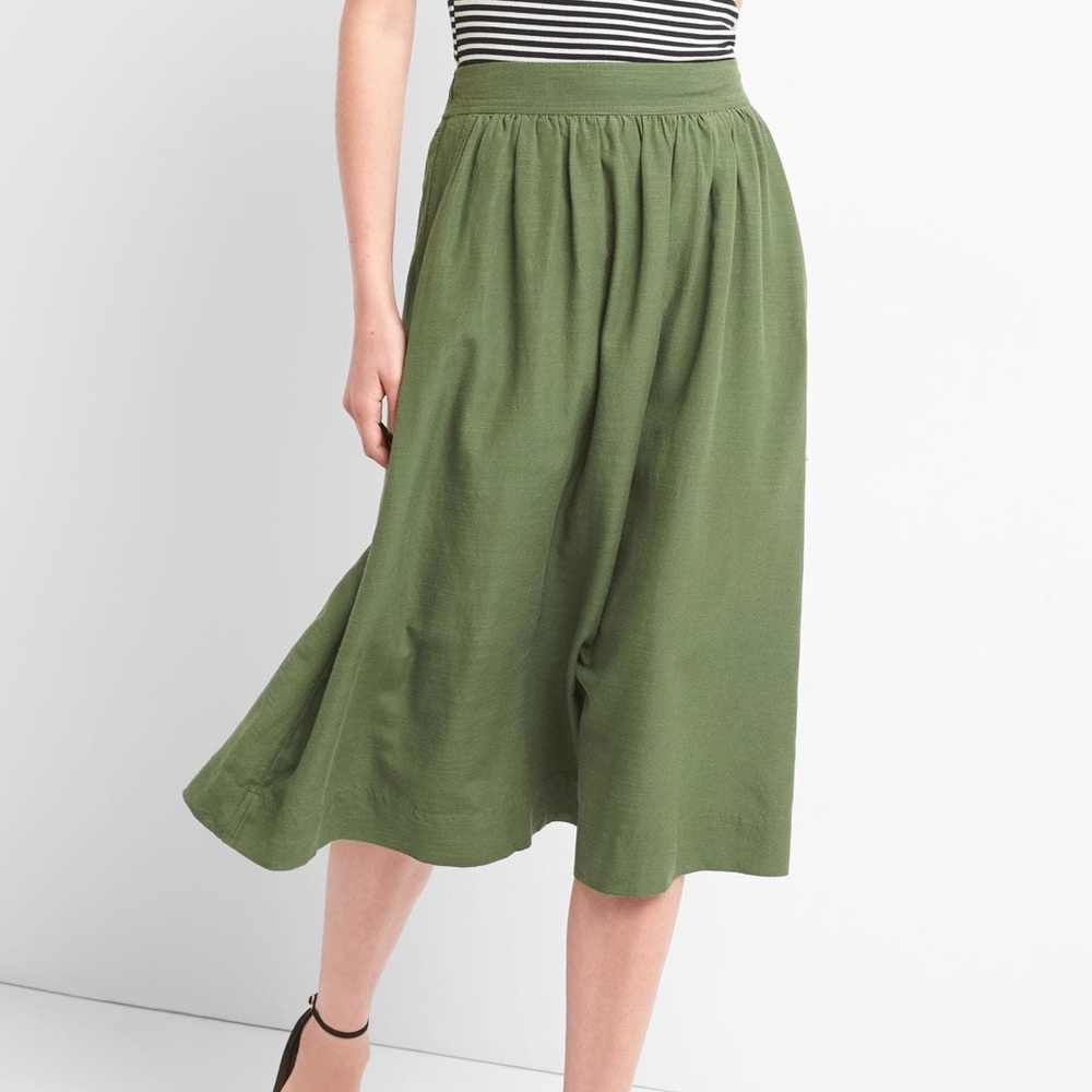 Shirred midi skirt in olive green